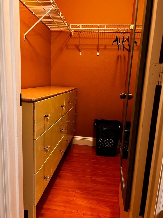 Modern Room With Shared Bathroom Alafaya Extérieur photo