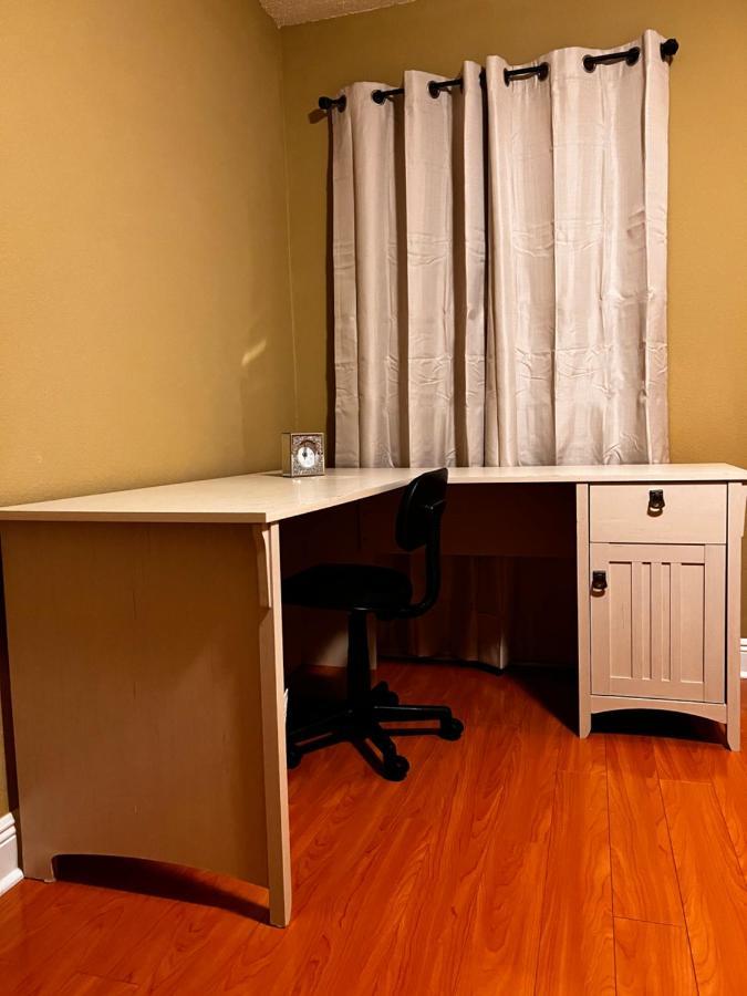 Modern Room With Shared Bathroom Alafaya Extérieur photo